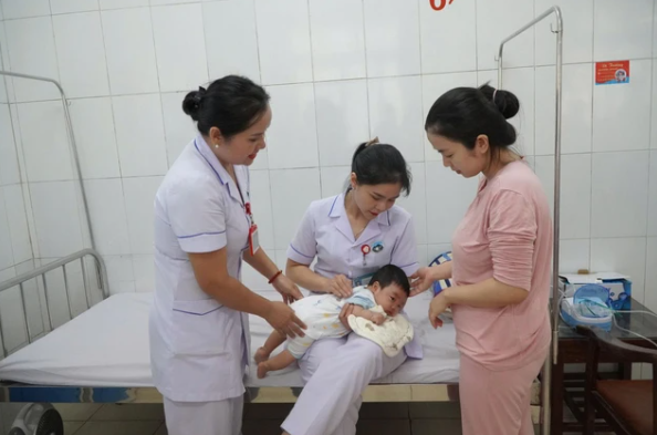 Những 'ngọn nến nhỏ' thầm lặng vì sức khỏe người bệnh